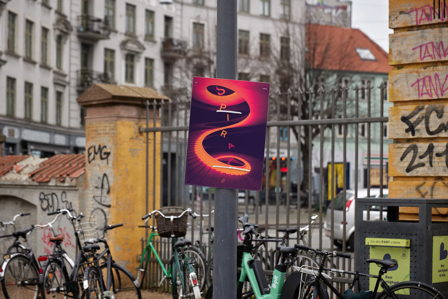 Poster Folio 24–25 — 40